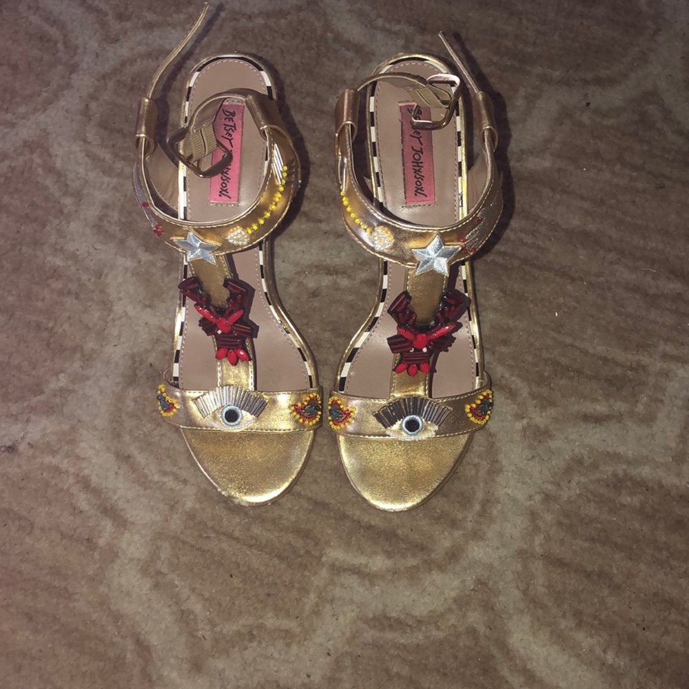 Betsey Johnson Dancing Lobster Heels